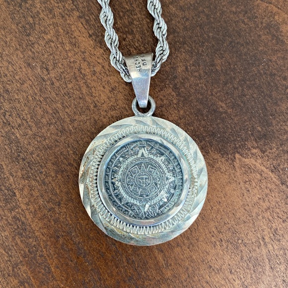 Sterling Silver Aztec Pendant - Picture 4 of 6